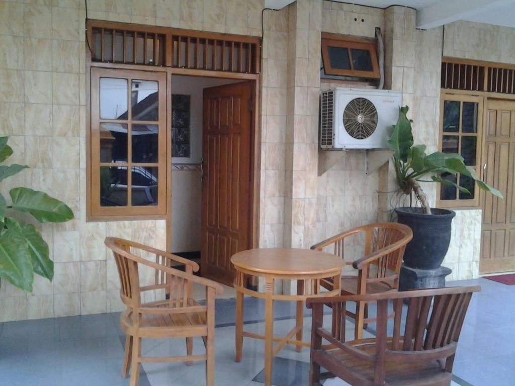 Hotel Wisma Djaja Syariah Bojonegoro Pokój zdjęcie