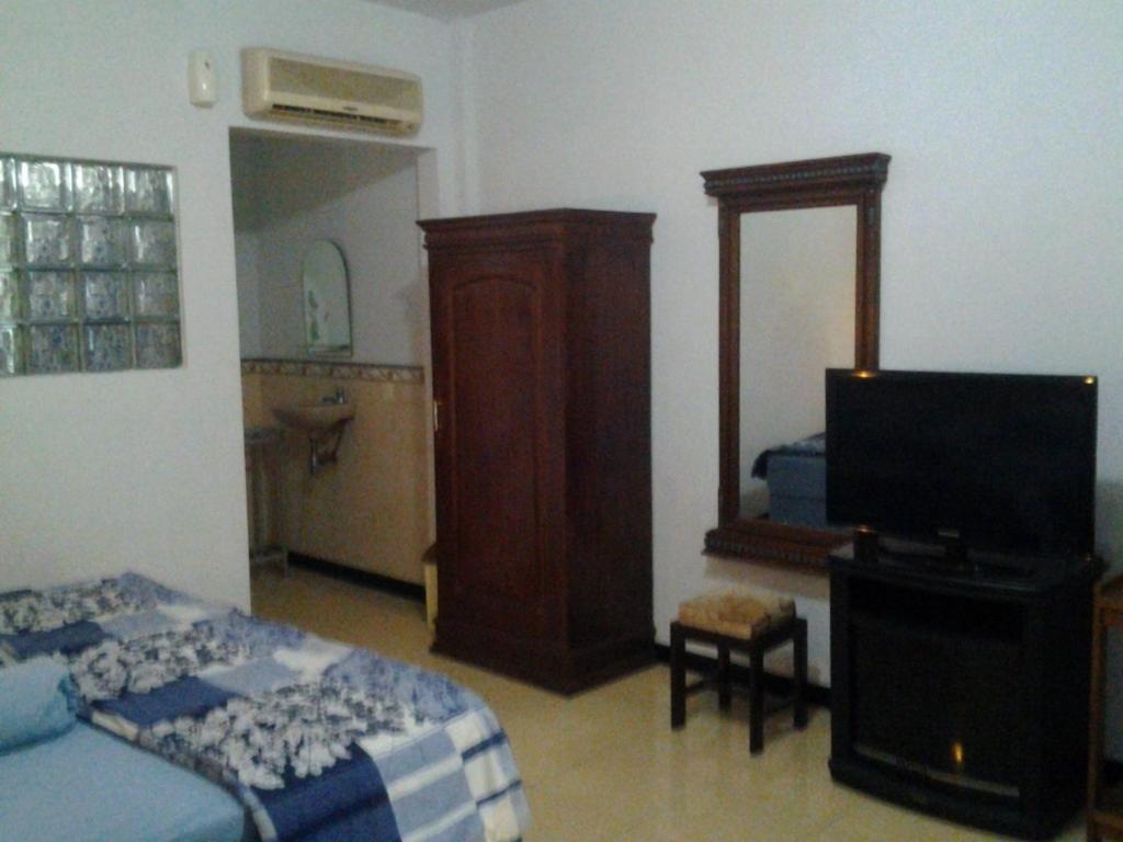 Hotel Wisma Djaja Syariah Bojonegoro Pokój zdjęcie