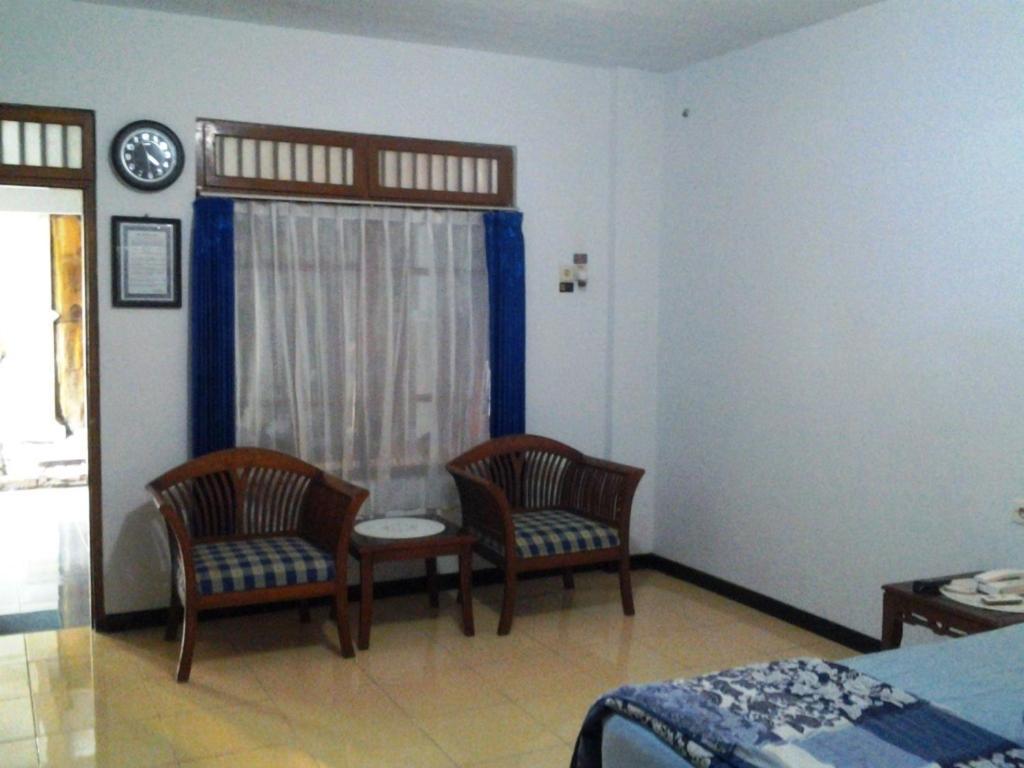 Hotel Wisma Djaja Syariah Bojonegoro Pokój zdjęcie