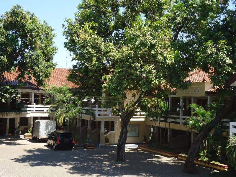 Hotel Wisma Djaja Syariah Bojonegoro Zewnętrze zdjęcie
