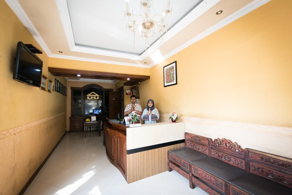 Hotel Wisma Djaja Syariah Bojonegoro Zewnętrze zdjęcie