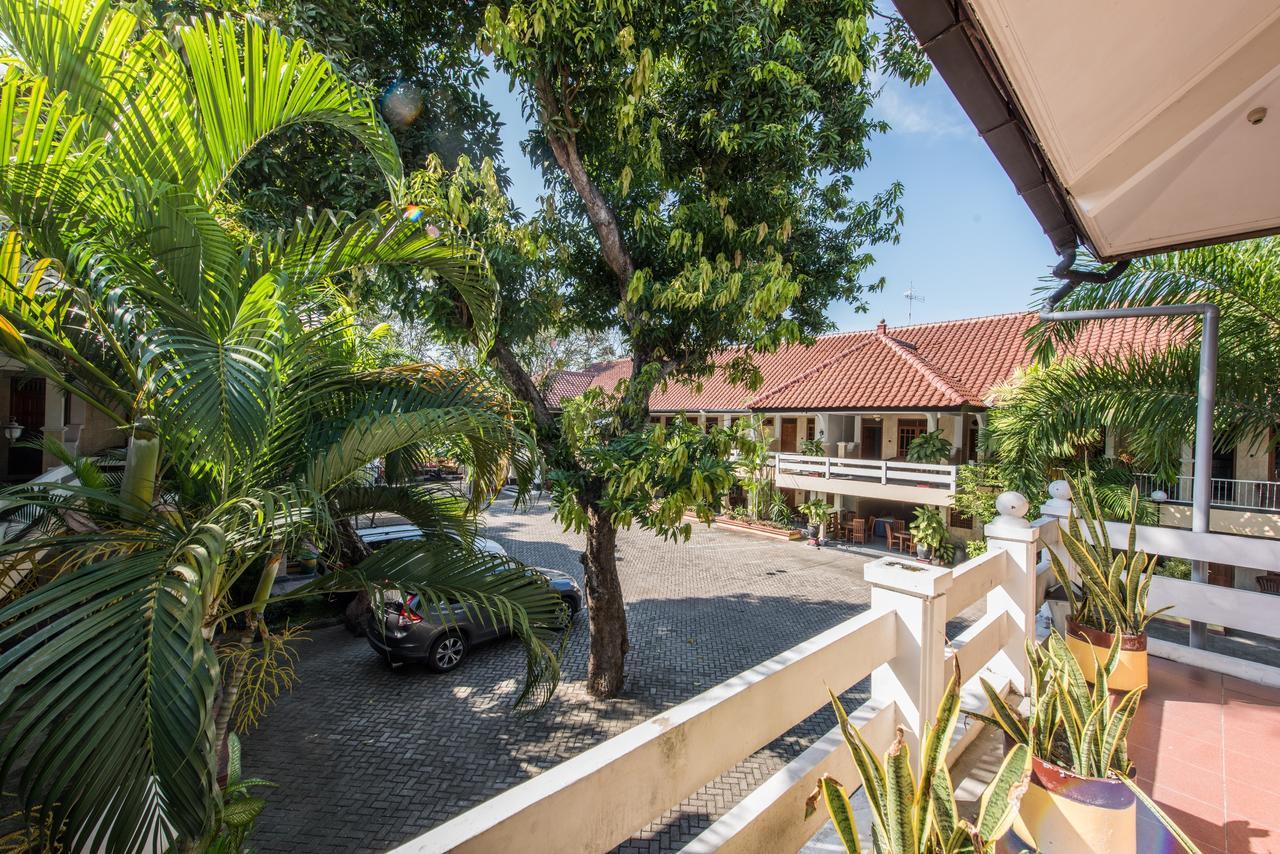 Hotel Wisma Djaja Syariah Bojonegoro Zewnętrze zdjęcie