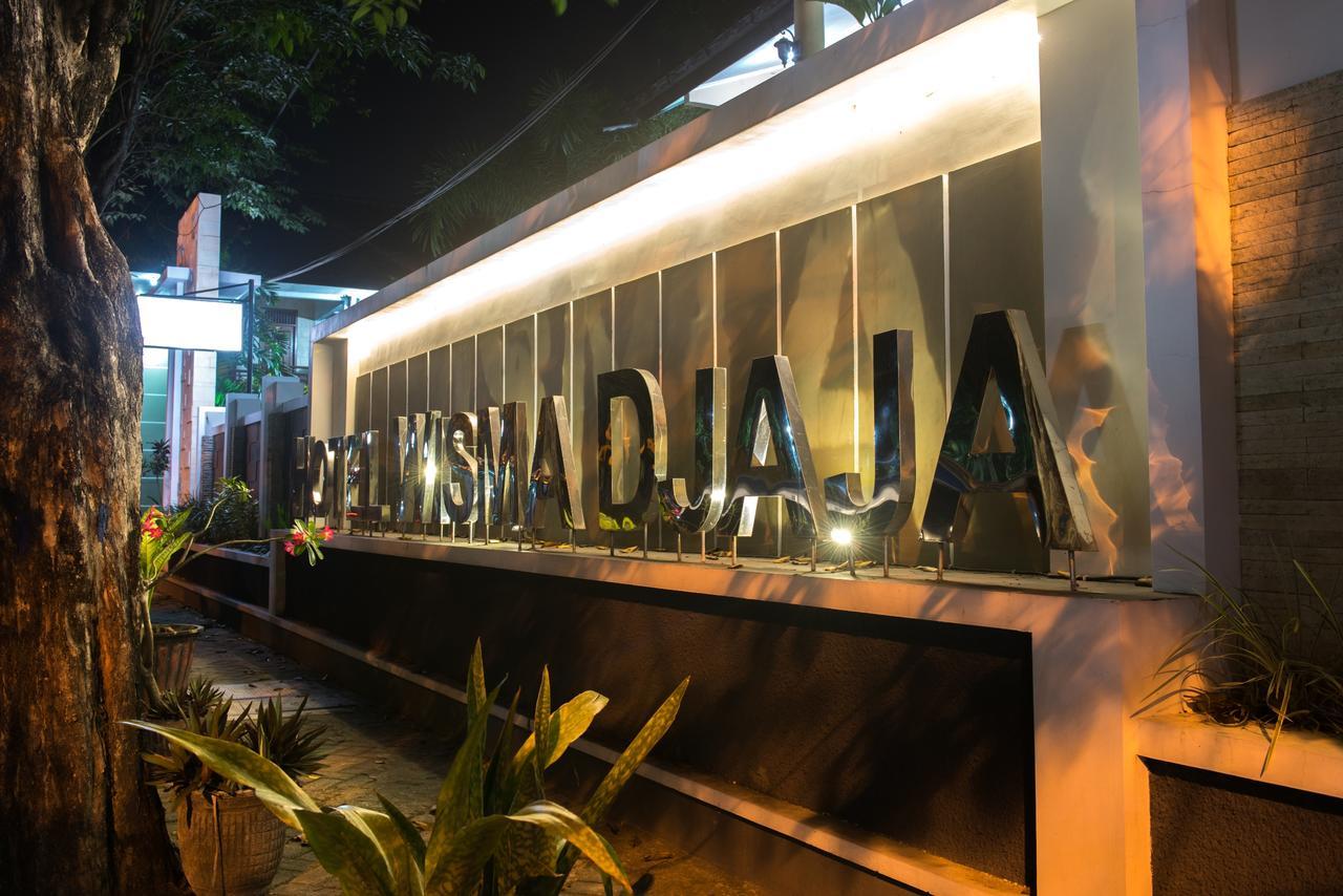 Hotel Wisma Djaja Syariah Bojonegoro Zewnętrze zdjęcie