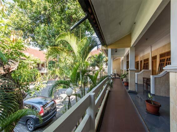 Hotel Wisma Djaja Syariah Bojonegoro Zewnętrze zdjęcie