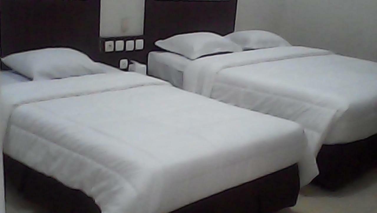 Hotel Wisma Djaja Syariah Bojonegoro Zewnętrze zdjęcie